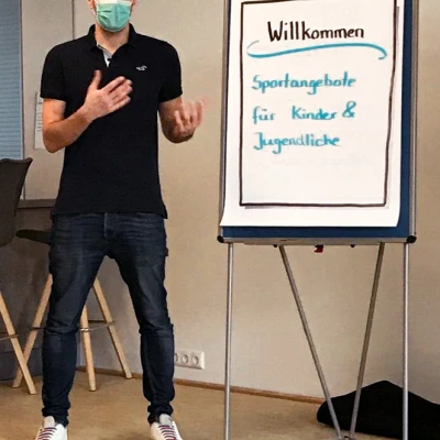 Steffen Schmidt bei der Begrüßung zum Workshop