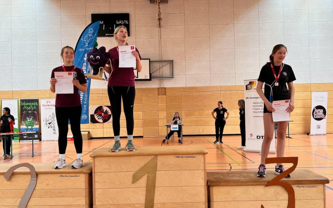 Charlotte Nohr und Friederike Althoff auf den Treppchen bei den Hessischen Nachwuchslandeswettkämpfen 2025 im Ropeskipping in Eltville am Rhein